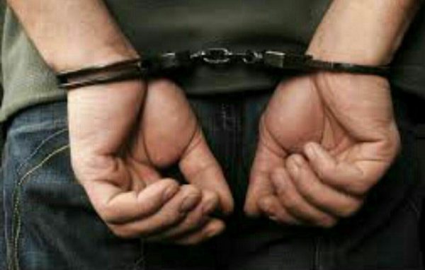 تصویر از سارق سابقه‌دار با ۱۳ فقره سرقت در رودهن دستگیر و روانه زندان شد