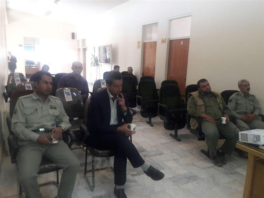 تصویر از برگزاری دوره آموزشی مقابله با بیماری طاعون نشخوارکنندگان ویژه محیط‌بانان شهرستان فیروزکوه