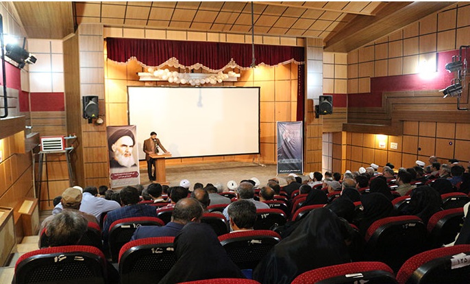 تصویر از گردهمایی بزرگ پیام آوران عاشورا در فیروزکوه برگزار شد